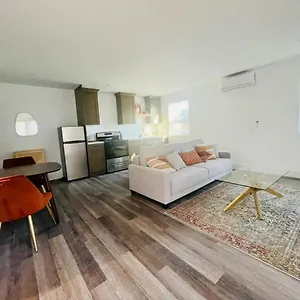 Apartment Modern Gem 2 Miles From Sofi, Los Angeles