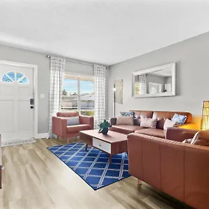 Relaxing Pool For Family Getaway Close To Zoo, Busch Gardens, Restaurants And Shopping! Tampa